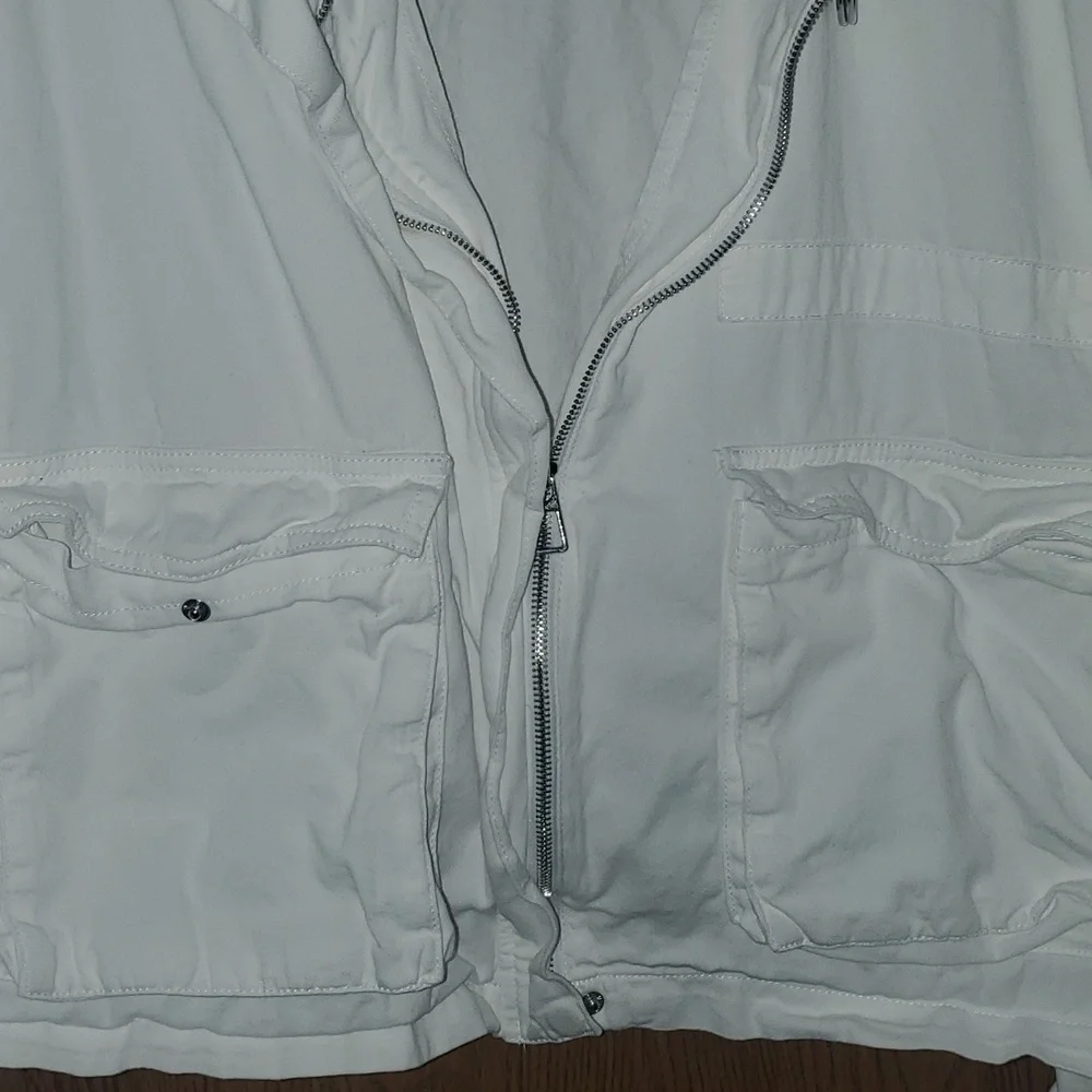White Jacket - Picture 3 of 3